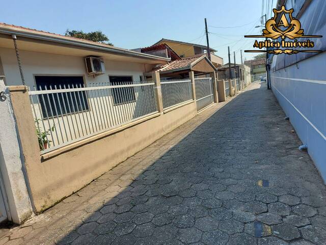 #948 - Casa para Venda em Navegantes - SC
