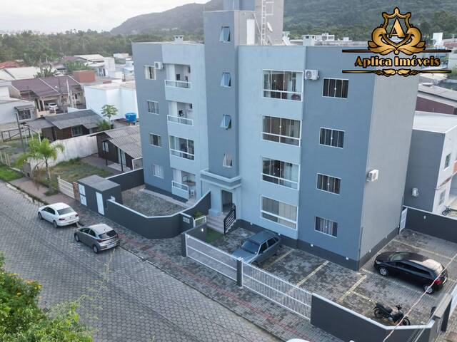 #1084 - Apartamento para Venda em Navegantes - SC