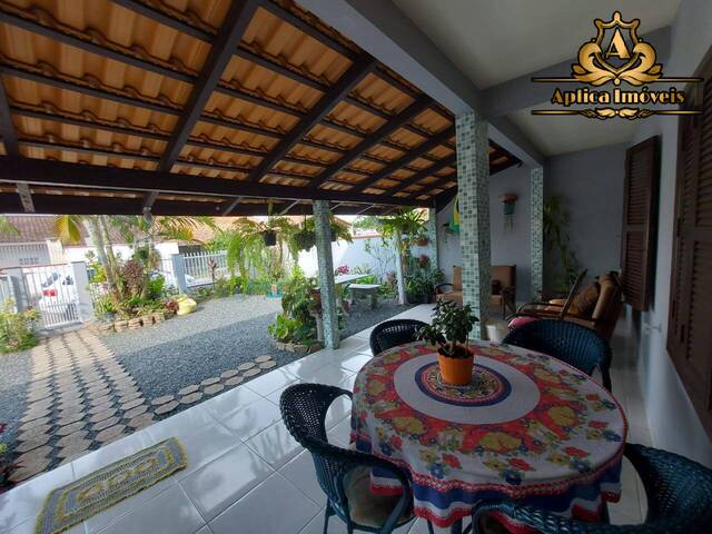 #1101 - Casa para Venda em Penha - SC