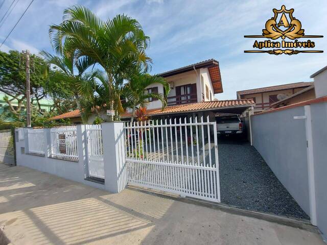 #1101 - Casa para Venda em Penha - SC