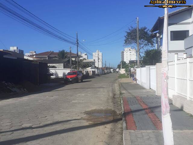 #1102 - Casa para Venda em Navegantes - SC
