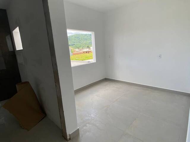 Apartamento para Venda em Penha - 4