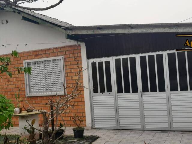 #1213 - Casa para Venda em Navegantes - SC