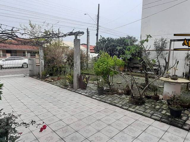 #1213 - Casa para Venda em Navegantes - SC