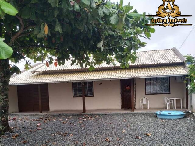 #1219 - Casa para Venda em Navegantes - SC