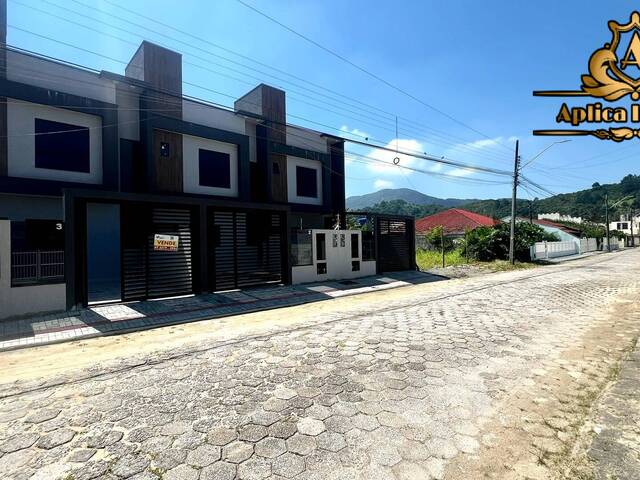 #1148 - Casa para Venda em Navegantes - SC