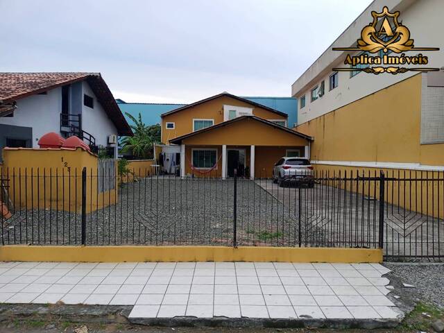 #1247 - Casa para Venda em Navegantes - SC