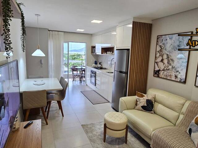 #1255 - Apartamento para Venda em Navegantes - SC