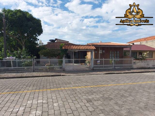 #1261 - Casa para Venda em Navegantes - SC
