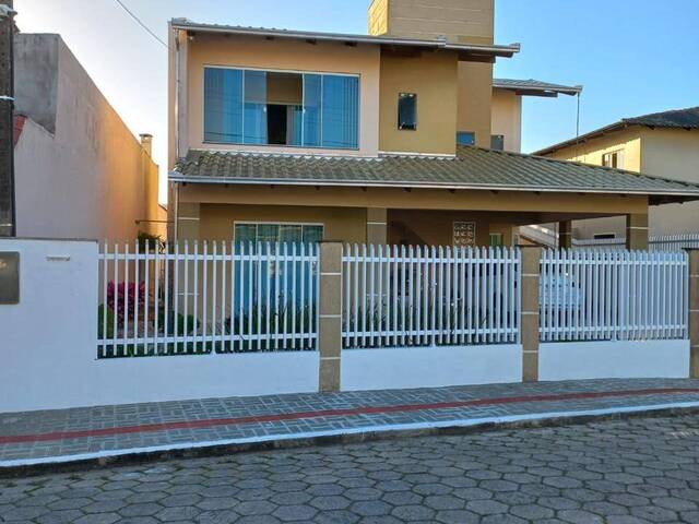 #1266 - Casa para Venda em Navegantes - SC