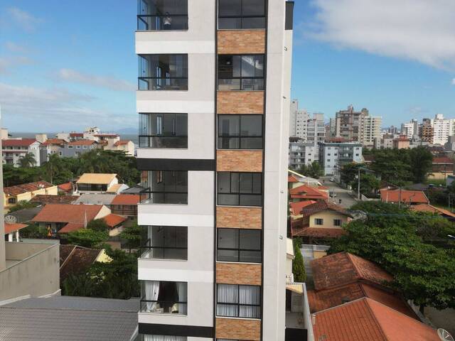 #869 - Apartamento para Venda em Navegantes - SC
