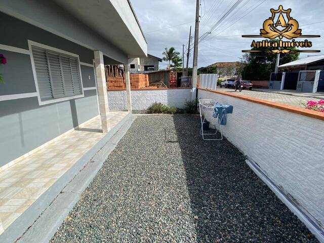 #1291 - Casa para Venda em Navegantes - SC