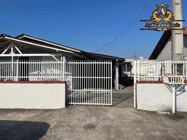 #1320 - Casa para Venda em Navegantes - SC