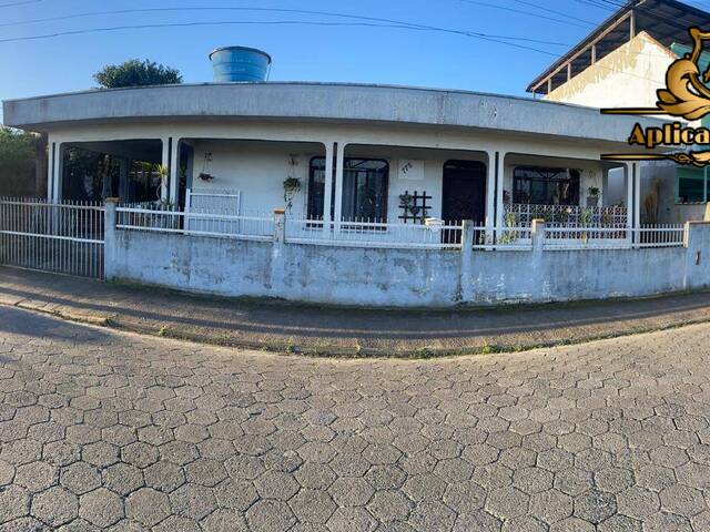 #1350 - Casa para Venda em Navegantes - SC