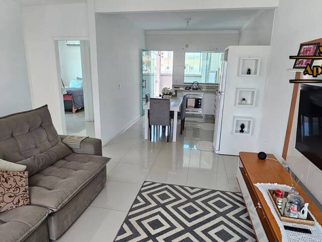 #1352 - Apartamento para Venda em Navegantes - SC
