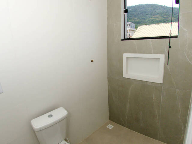 #912 - Apartamento para Venda em Penha - SC