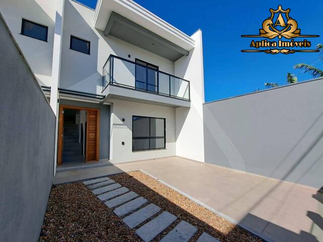 #1366 - Casa para Venda em Navegantes - SC