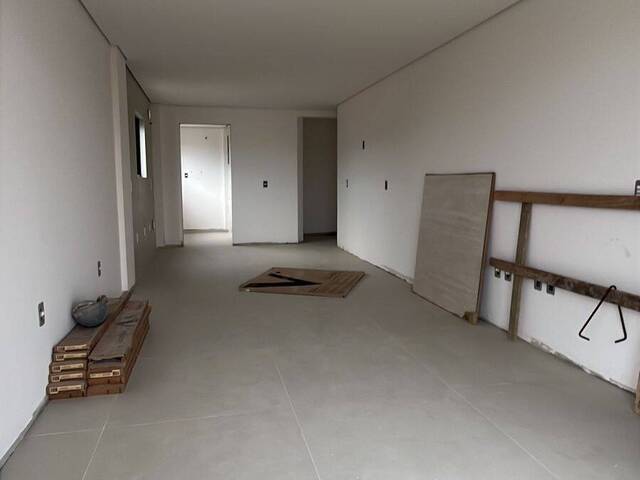 #1370 - Apartamento para Venda em Navegantes - SC