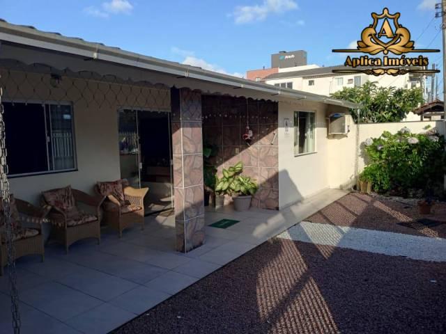 #1380 - Casa para Venda em Navegantes - SC