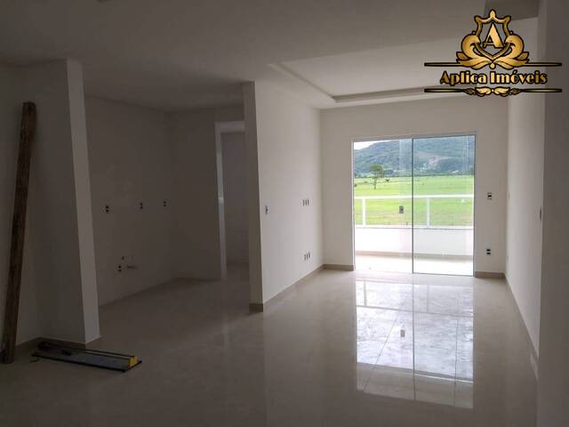 Apartamento para Venda em Navegantes - 5