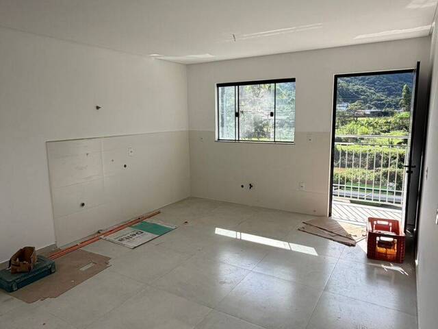 #1432 - Casa para Venda em Navegantes - SC