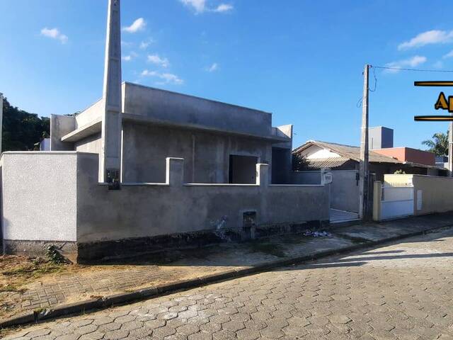 #1439 - Casa para Venda em Navegantes - SC