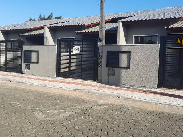 #1440 - Casa para Venda em Navegantes - SC
