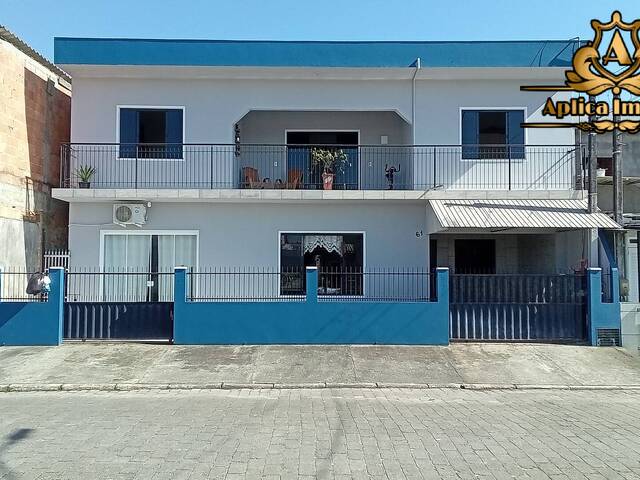 #1442 - Casa para Venda em Navegantes - SC