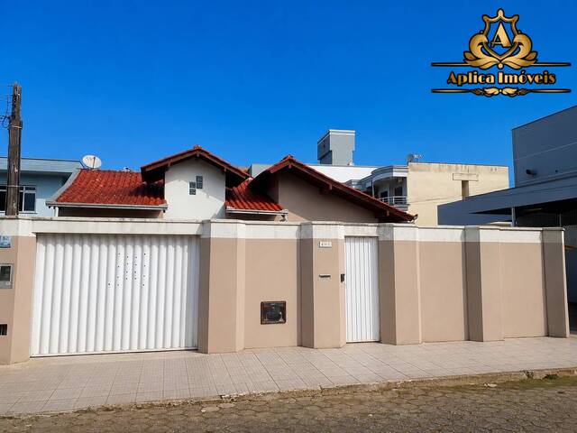 Casa para Venda em Navegantes - 1