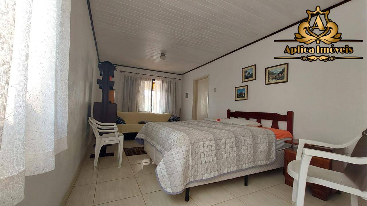 Casa para alugar com 4 quartos, 400m² - Foto 2