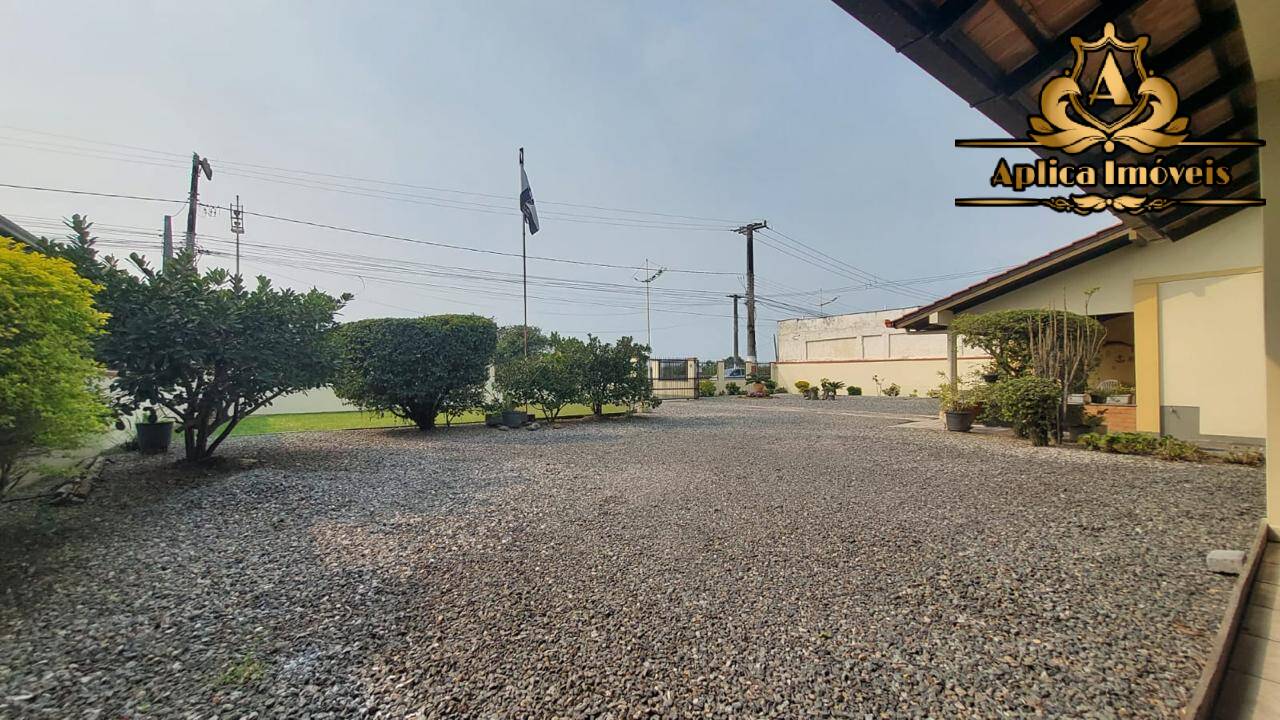 Casa para alugar com 4 quartos, 400m² - Foto 14