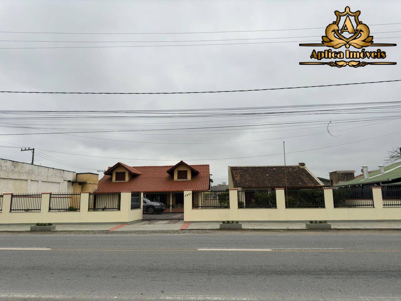 Casa para alugar com 4 quartos, 400m² - Foto 16