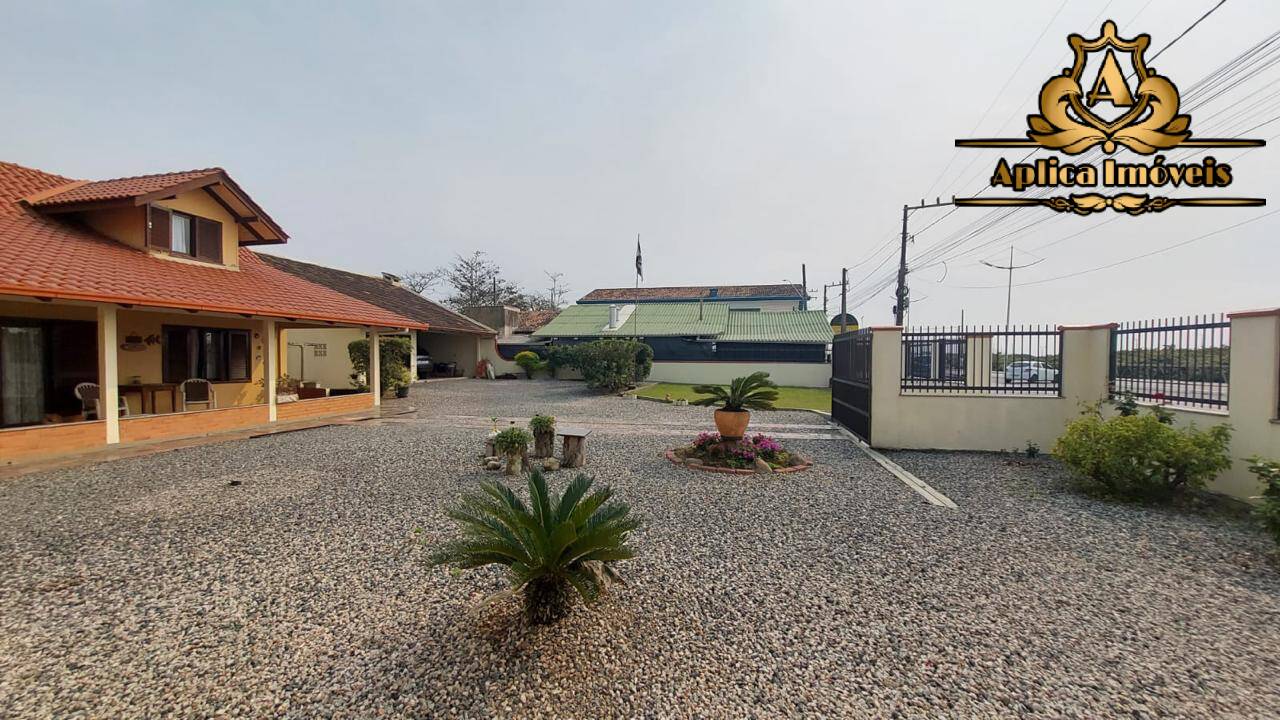 Casa para alugar com 4 quartos, 400m² - Foto 29