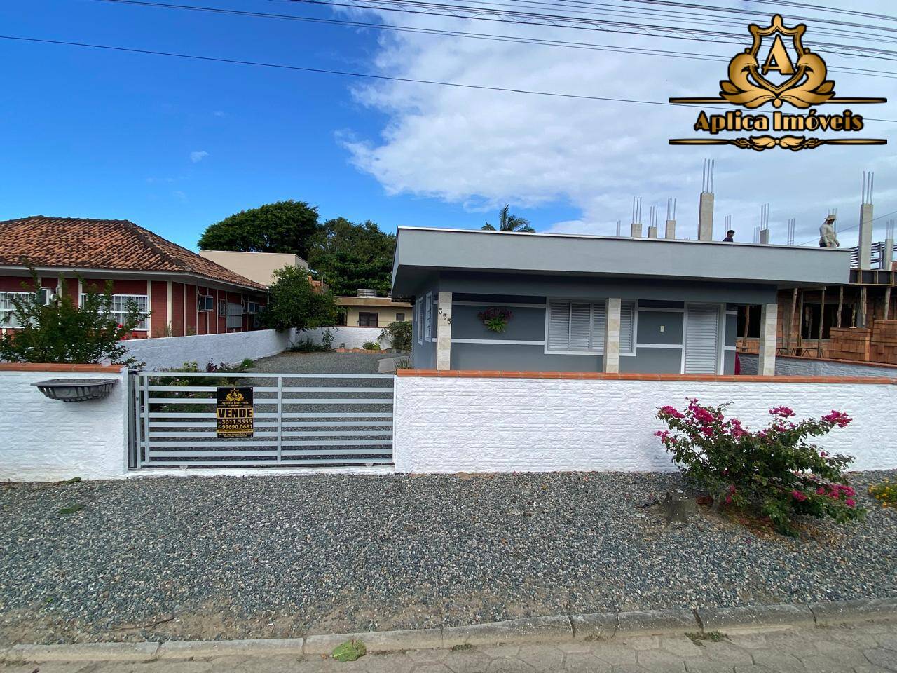 Casa à venda com 2 quartos, 330m² - Foto 2
