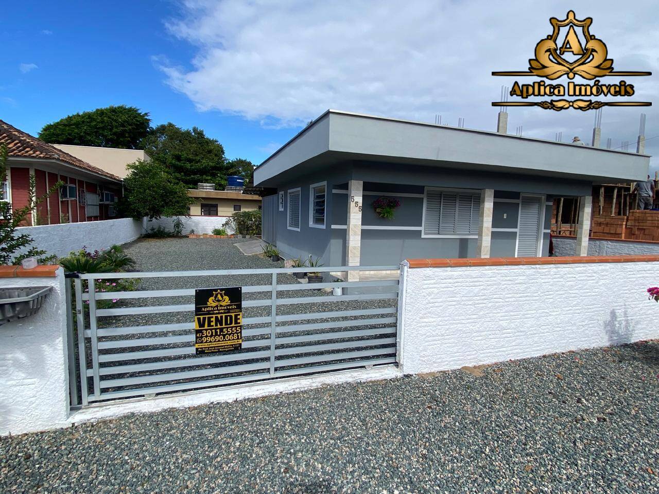 Casa à venda com 2 quartos, 330m² - Foto 1