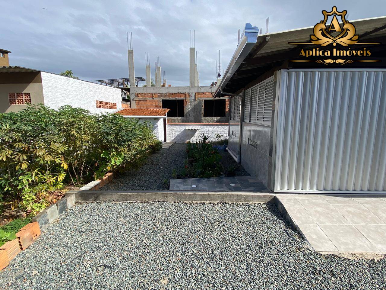 Casa à venda com 2 quartos, 330m² - Foto 4