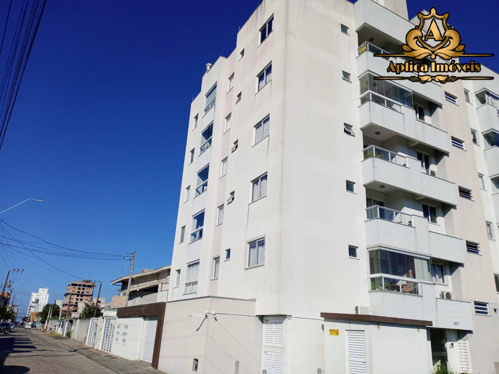 Apartamento à venda com 2 quartos, 79m² - Foto 1
