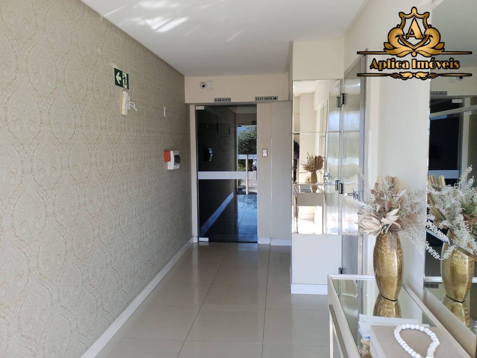Apartamento à venda com 2 quartos, 79m² - Foto 4