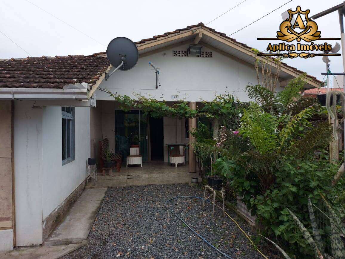 Casa à venda com 3 quartos, 100m² - Foto 2