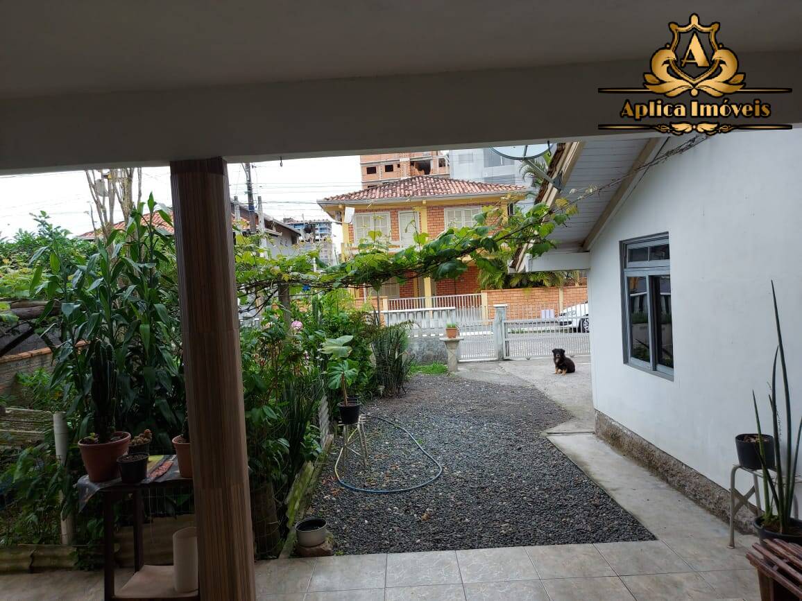 Casa à venda com 3 quartos, 100m² - Foto 3