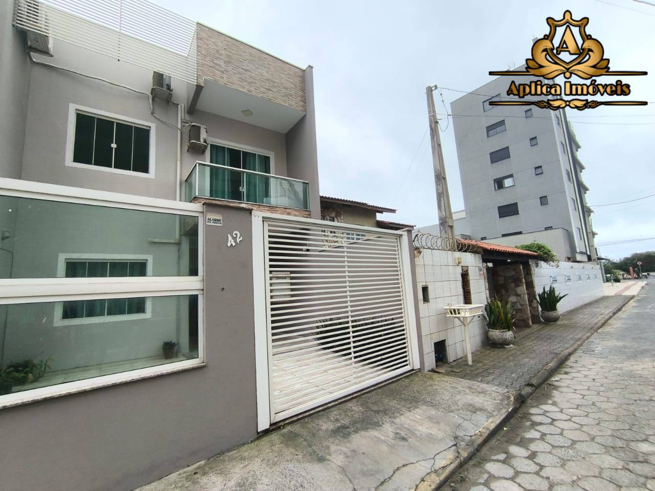 Casa, 4 quartos, 105 m² - Foto 1